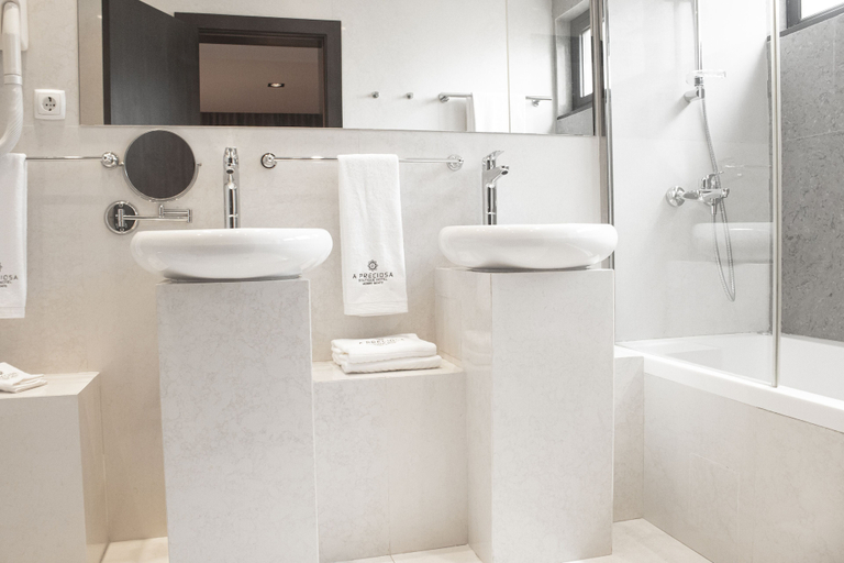 Bathroom, A Preciosa Boutique Hotel, Kilamba Kiaxi