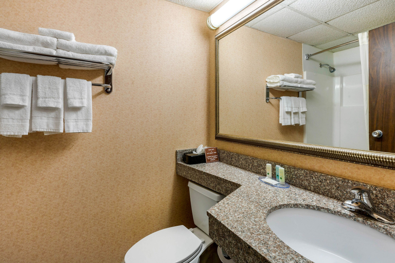 Bathroom 5, Quality Inn Old Saybrook - Westbrook, Middlesex