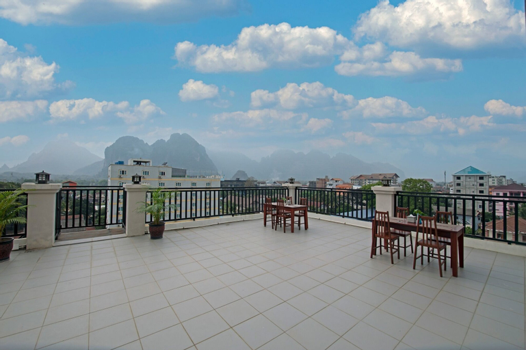 Sisombat Plaza Hotel, Vangvieng
