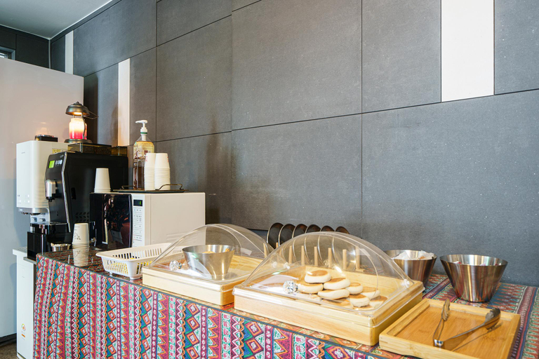 Food & Drinks