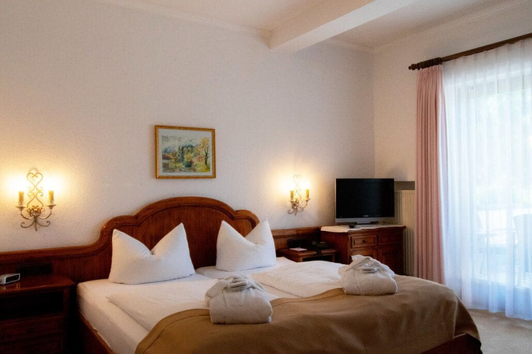 Bedroom 3, Hotel Alpenhof Grainau, Garmisch-Partenkirchen
