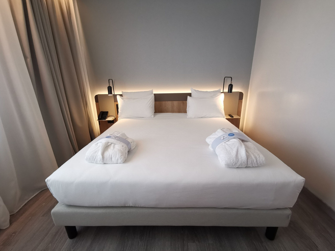 Bedroom 3, Novotel Parma Centro, Parma