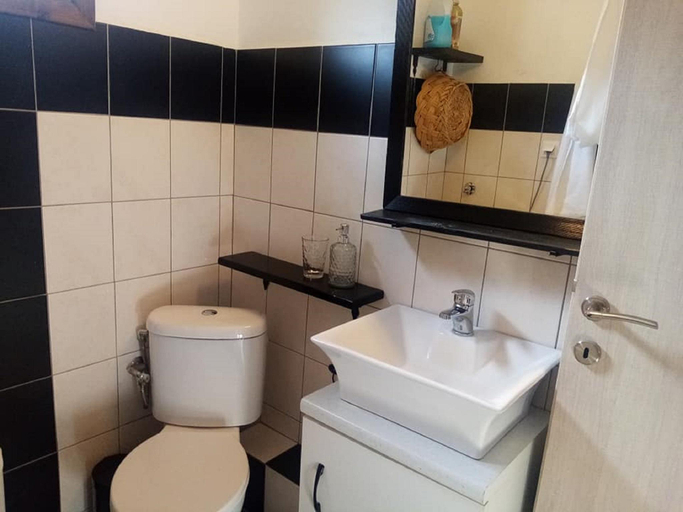 Bathroom 4, Beautiful Petrino 1880, Central Macedonia