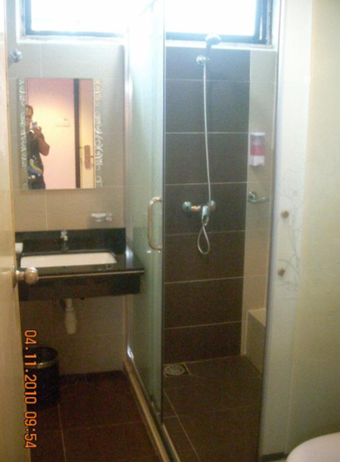 Bathroom 5, The Inn Hotel, Kuala Terengganu