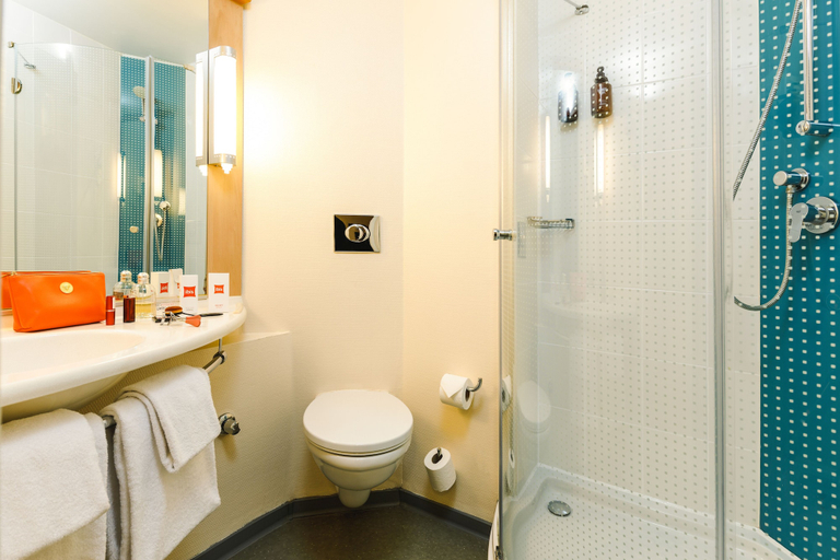 Bathroom 4, ibis Istanbul Esenyurt, Beylikduzu