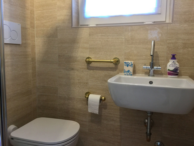 Bathroom 4, Lago Maggiore Studio 1, Novara