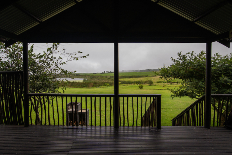 Exterior & Views 8
