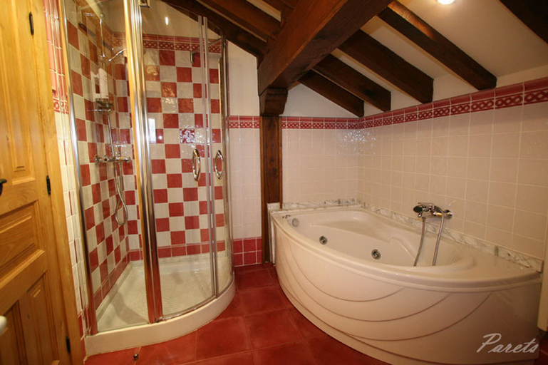 Bathroom 3, Posada la Victoria, Cantabria
