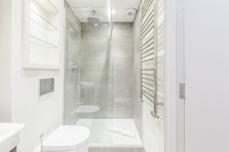 Bathroom 4, Roomspace Apartments -The Quadrant, London
