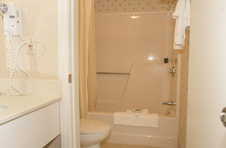 Bathroom 5, Flagship Inn and Suites, Lincoln