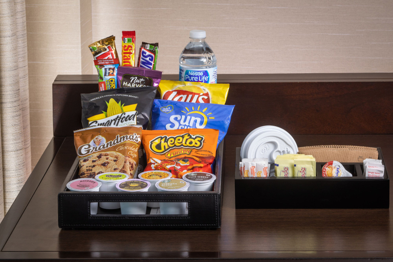 Food & Drinks 5, Hampton Inn & Suites Huntersville, Mecklenburg