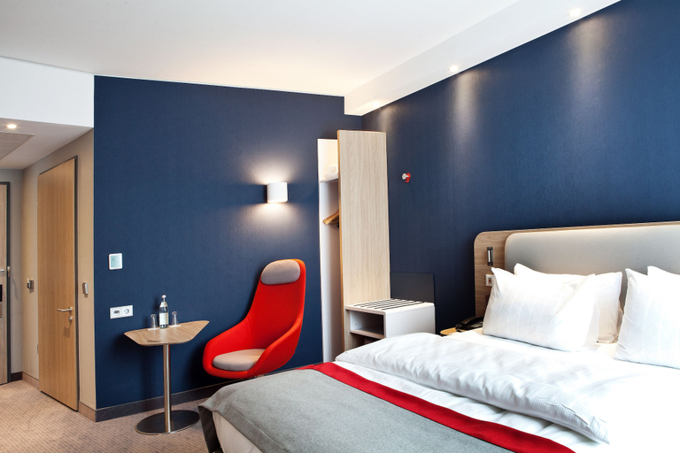 Bedroom 4, Holiday Inn Express RINGSHEIM by IHG, Ortenaukreis