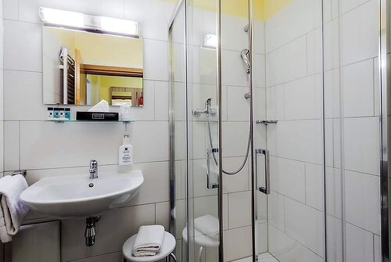 Bathroom 3, Hotel Restaurant Kasserolle, Rhein-Sieg-Kreis