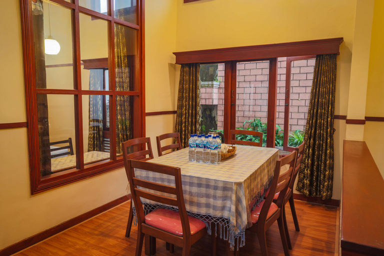 Dining Room 6