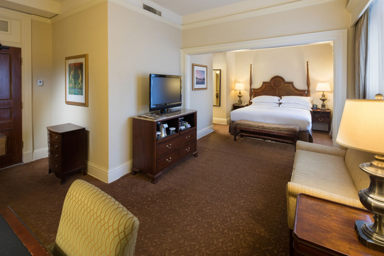 Bedroom 2, Seelbach Hilton Louisville Downtown, Jefferson