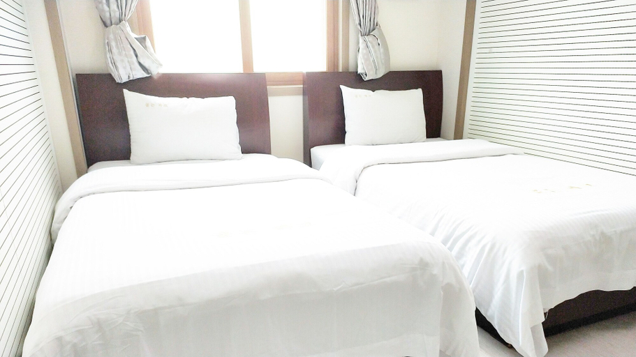 Bedroom 4, Golden Park Hotel, Jeju