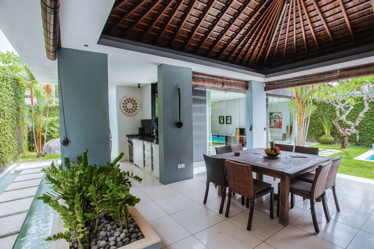 Dining Room 9