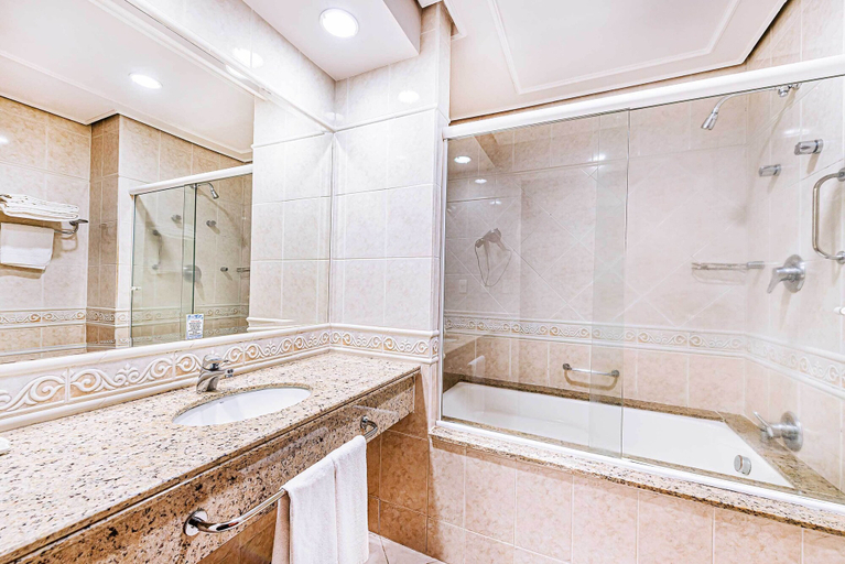 Bathroom 4, Hotel Euro Suite Campinas By Nacional Inn, Campinas