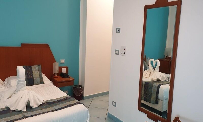 Bedroom 3, Hotel Residence San Pietro, Salerno