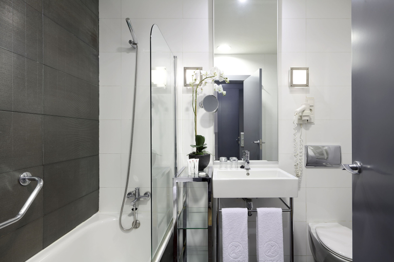Bathroom 3, Exe Tres Cantos, Madrid