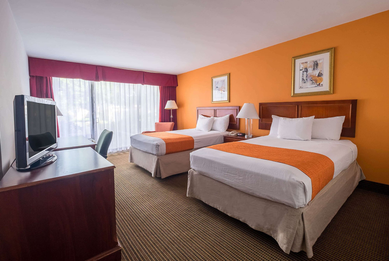 Bedroom 3, Howard Johnson by Wyndham Fullerton/Anaheim Conference Cntr, Orange