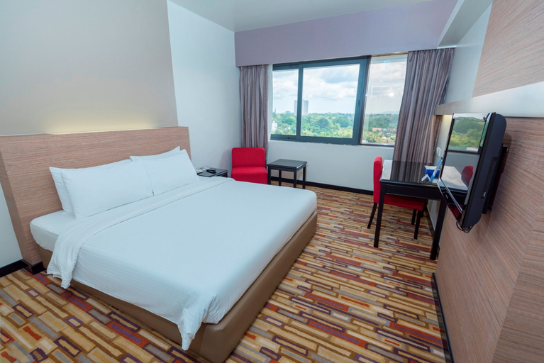 Bedroom 5, Harbour View Hotel, Kuching