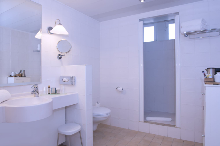 Bathroom 5, Hôtel Le Donjon - Coeur de la Cité Médiévale, Aude