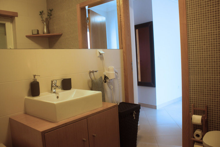 Bathroom 3, Saudade Peniche Apartment, Peniche