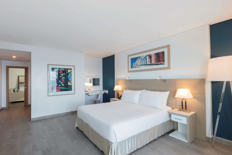 Bedroom 4, DoubleTree by Hilton Mazatlan, Mazatlán