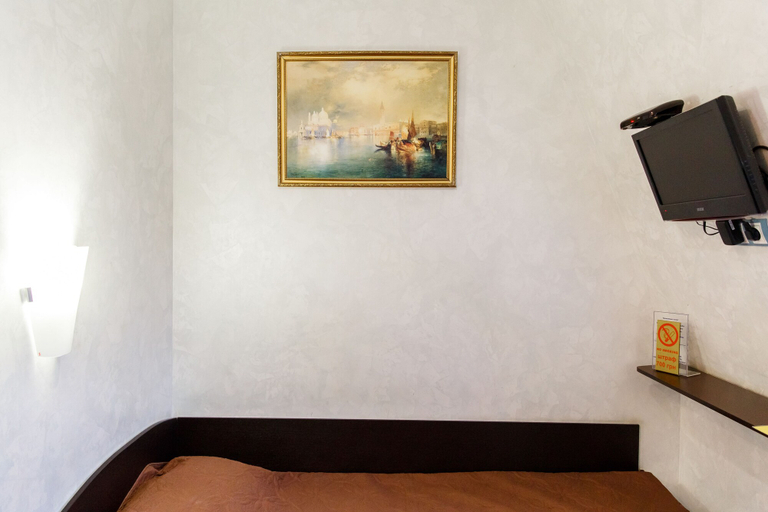 Bedroom 3, Tsaritsynskiy Hotel, Kharkivs'ka