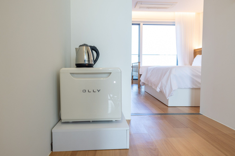 Bedroom 4, Jeju Bunker Hotel & Resort, Seogwipo