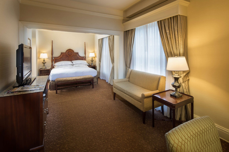 Bedroom 2, Seelbach Hilton Louisville Downtown, Jefferson