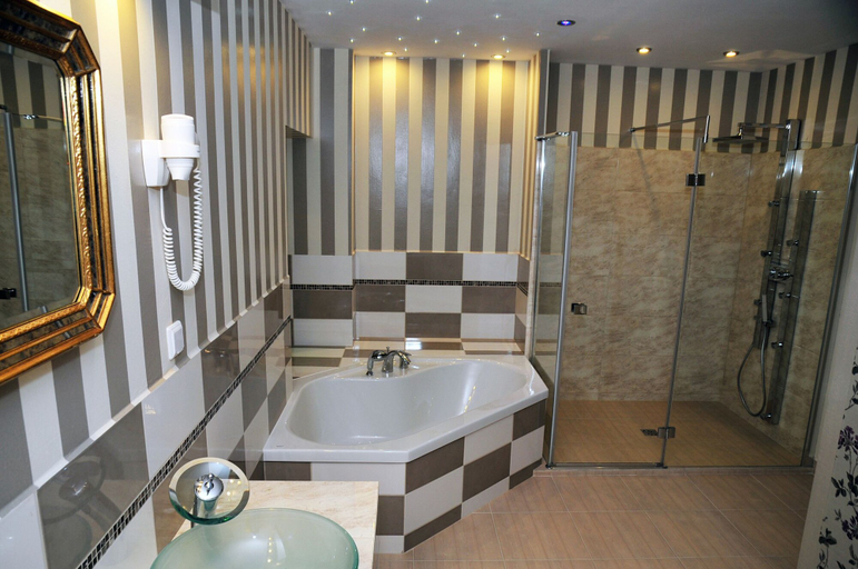 Bathroom 5, Schlosshotel Podewils, Sławno