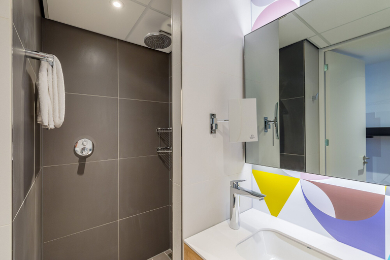 Bathroom 5, Postillion Hotel WTC Rotterdam, Rotterdam
