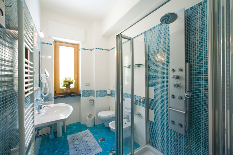 Bathroom 5, Hotel Residence San Pietro, Salerno