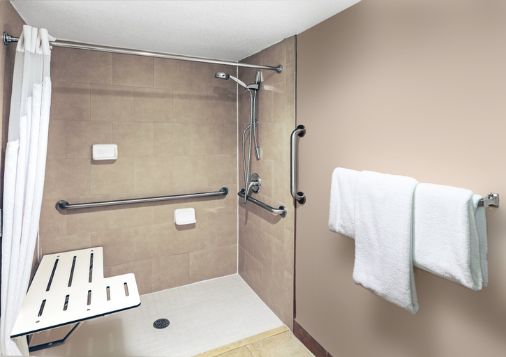 Bathroom 5, Holiday Inn TYLER - CONFERENCE CENTER by IHG, Smith