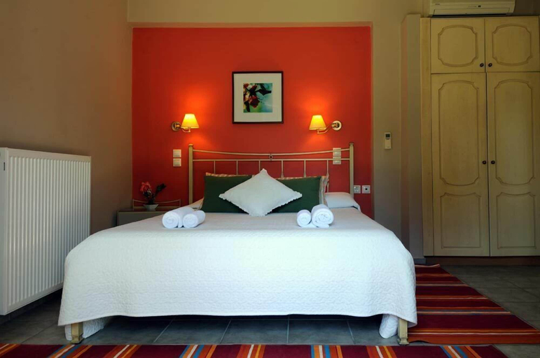 Bedroom 4, Efi & Sofia Apartments, Ionian Islands
