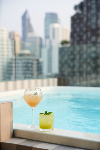 Food & Drinks 6