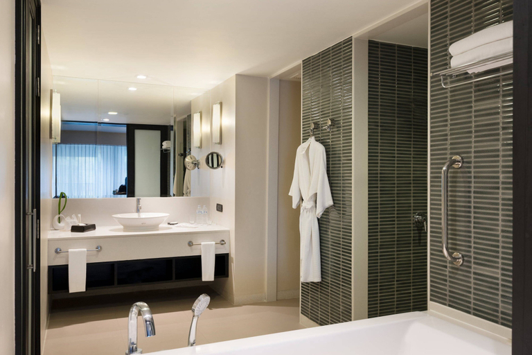 Bathroom 5, Le Meridien Chiang Rai Resort, Thailand, Muang Chiang Rai