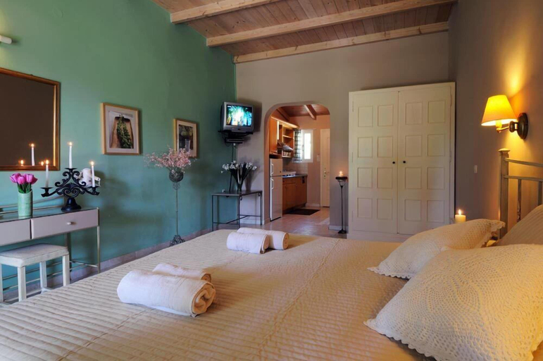 Bedroom 3, Efi & Sofia Apartments, Ionian Islands