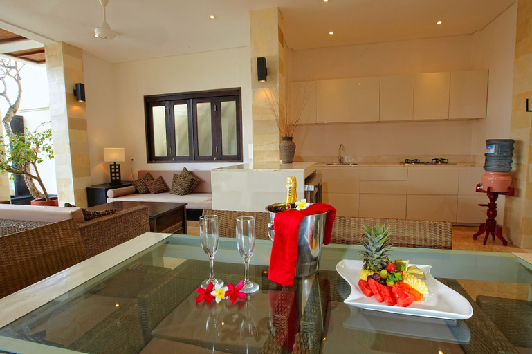 Dining Room 14