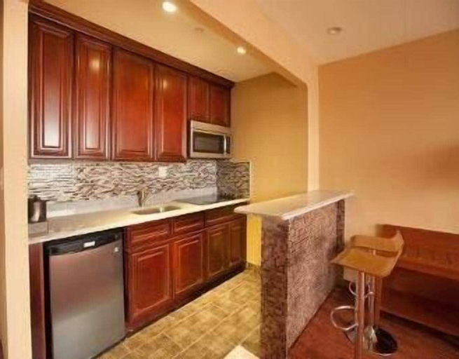 Dining Room 16
