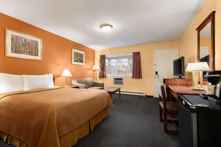 Bedroom 3, Travelodge by Wyndham Quesnel, Cariboo