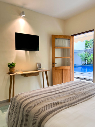 bedroom 13