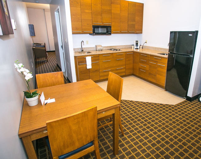 Dining Room 9