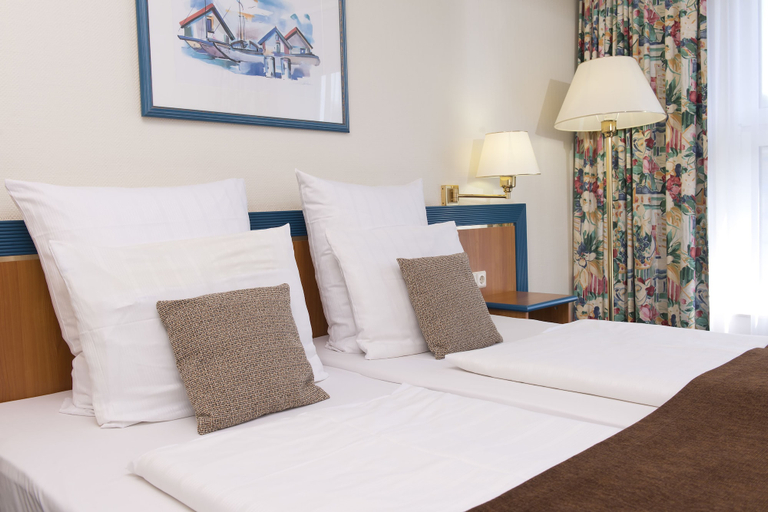 Bedroom 2, Sunday Hotel and Spa Wismar, Nordwestmecklenburg