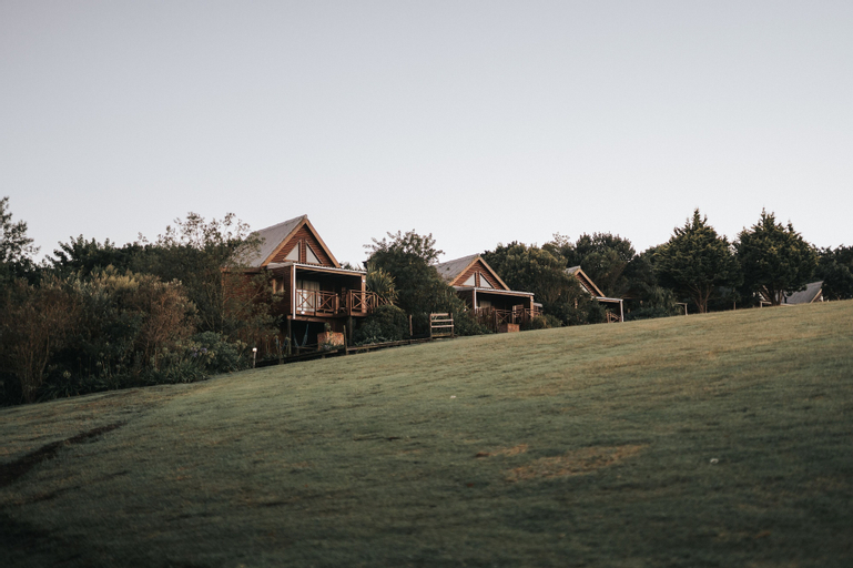 Exterior & Views 5