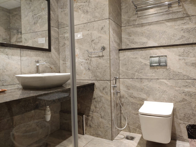 Bathroom 3, Mermaid Resort Kelambakkam, Kancheepuram
