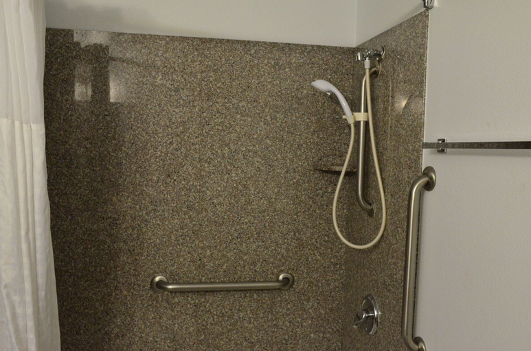 Bathroom 10