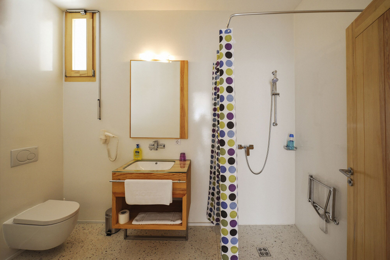 Bathroom 4, Hotel Gracanica, Priština